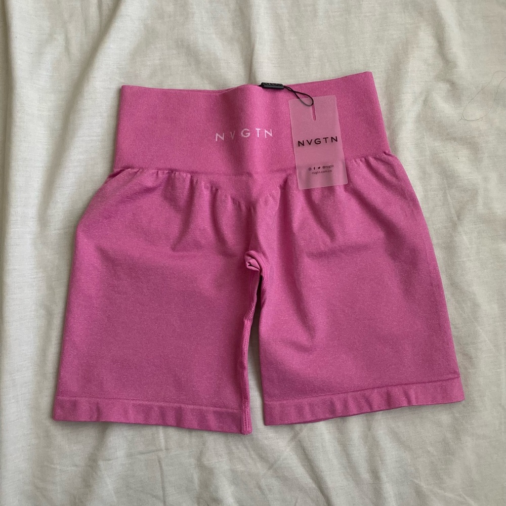 NVGTN bubblegum pink seamless leggings!
